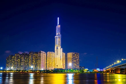 TP Hồ Chí Minh với khát vọng vươn xa. Ảnh: HOÀNG TRIỀU