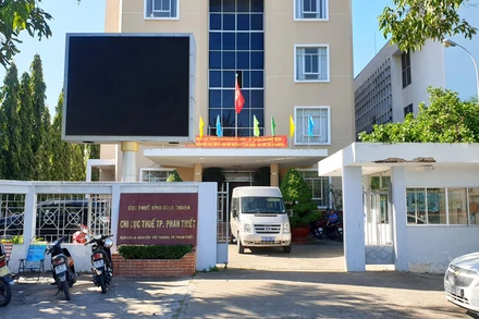 Chi cục thuế TP Phan Thiết, nơi có bốn cán bộ thuế bị khởi tố do có liên quan đến sai phạm về đất đai tại TP Phan Thiết. 