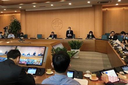 Quang cảnh cuộc họp.