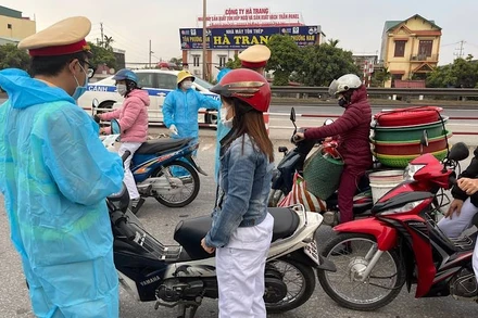 Chốt kiểm soát phòng, chống dịch ở phường Ái Quốc, TP Hải Dương.