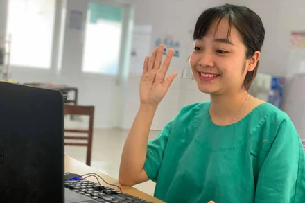 bác sĩ Đỗ Thị Băng Ngân đã phải hoãn cưới tới ba lần, xung phong vào tuyến đầu điều trị.