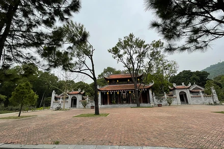 Hình ảnh vắng lặng trong khu di tích Côn Sơn - Kiếp Bạc ngày 27-2 (16 tháng giêng).