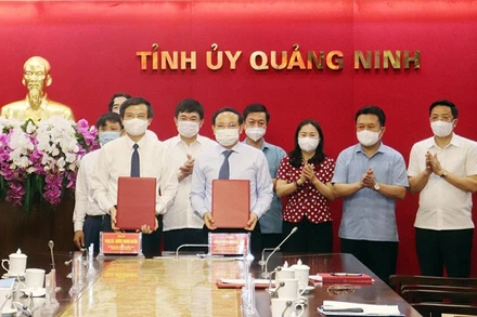 Tỉnh ủy Quảng Ninh và Tạp chí Cộng sản thực hiện ký kết Chương trình phối hợp công tác giai đoạn 2021-2025