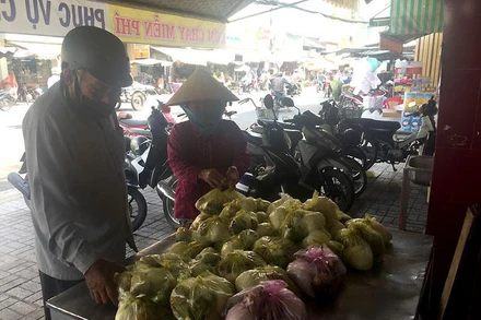 Người nghèo có bữa cơm ấm lòng trong dịch Covid-19.