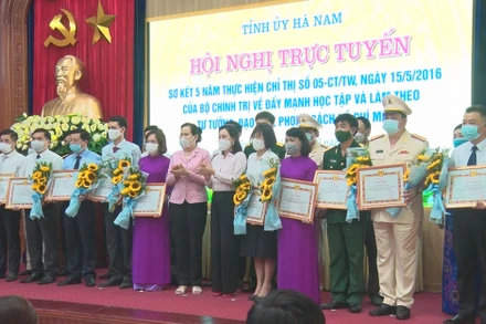 Hà Nam tiếp tục đẩy mạnh thực hiện Chỉ thị 05 gắn với các phong trào thi đua yêu nước