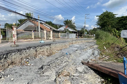 Khu vực bị sụp lún ở ấp Long Hòa, xã Long Điền.