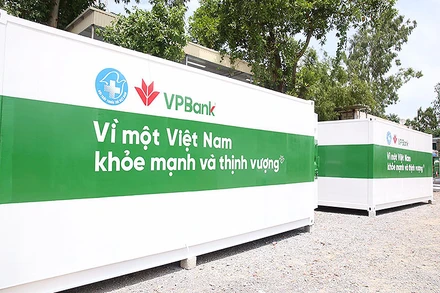 Hình ảnh nhìn từ bên ngoài của “Phòng xét nghiệm container an toàn sinh học cấp độ 2”.