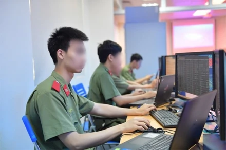 Cán bộ, chiến sĩ Cục An ninh mạng và phòng, chống tội phạm sử dụng công nghệ cao. (Ảnh VOV: Phạm Thành)