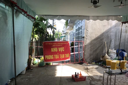 Phong tỏa khu vực vừa ghi nhận 18 trường hợp dương tính SARS-CoV-2.