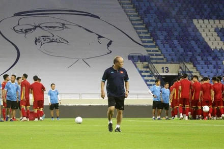 Thầy Park đang giữ thành tích chiến thắng tuyệt đối trước bóng đá Indonesia. (Ảnh: VFF) 