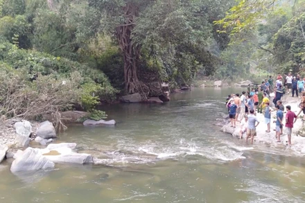 Khu vực thác Roọm, nơi xảy ra vụ đuối nước.