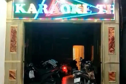 Quán karaoke vi phạm quy định phòng, chống dịch.