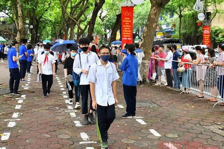 Kỳ thi vào lớp 10 năm học 2021-2022 của Hà Nội. Ảnh: THUỶ NGUYÊN