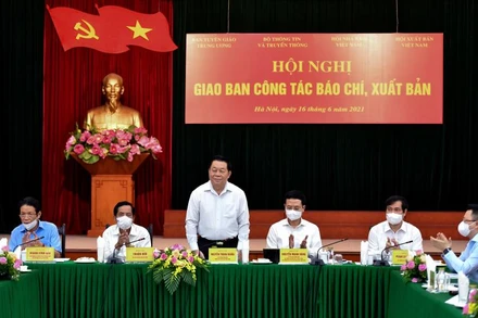 Đồng chí Nguyễn Trọng Nghĩa, Bí thư Trung ương Đảng, Trưởng Ban Tuyên giáo Trung ương phát biểu tại hội nghị.