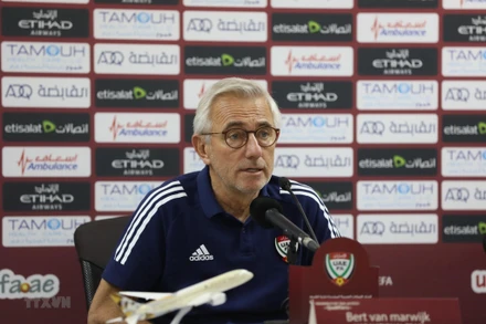 HLV Bert van Marwijk của đội tuyển UAE.