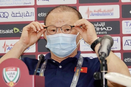 Huấn luyện viên Park Hang Seo tham dự buổi họp báo tối 14-6. 