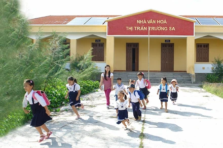 Những "công dân nhí" ở Trường Sa. Ảnh: Trịnh Dũng/Báo Quân đội nhân dân.