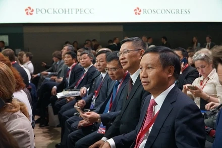 Đoàn đại biểu Việt Nam dự Diễn đàn Kinh tế quốc tế Saint Petersburg-2019