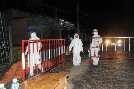 Áp dụng cách ly y tế tại một khu vực thuộc xã Phước Chỉ, thị xã Trảng Bàng.