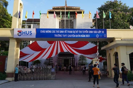 Tại kỳ thi vào lớp 10 Trường chuyên Khoa học Tự nhiên năm 2021