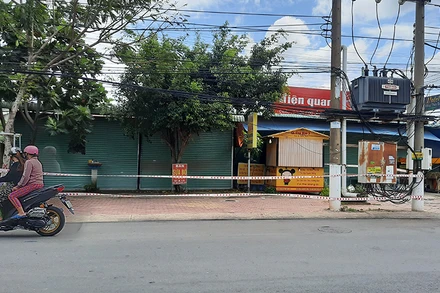 Phong tỏa điểm bán trà sữa của ca bệnh liên quan ổ dịch tại phường Tân Phước Khánh.