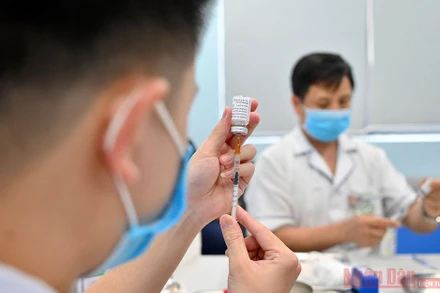 Đã có thêm 5.244 người được tiêm chủng vắc xin phòng Covid-19 trong ngày 6-6. Ảnh: DUY LINH