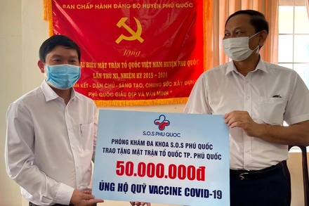 Phòng khám đa khoa SOS Phú Quốc ủng hộ 50 triệu đồng.