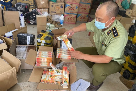 Hàng hóa tại hiện trường thời điểm Đội QLTT số 1 tiến hành kiểm tra.