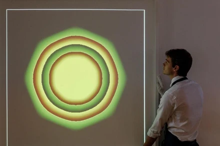 Tác phẩm mang tên "Quantum" của nghệ sĩ người Mỹ Kevin McCoy. (Ảnh: Getty Images)