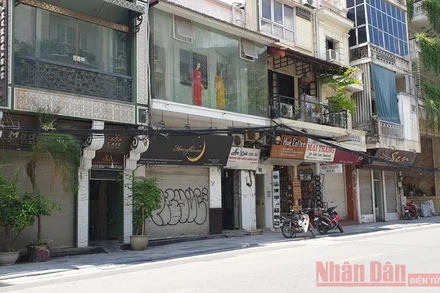 Đề xuất hỗ trợ hướng dẫn viên du lịch mất việc vì Covid-19