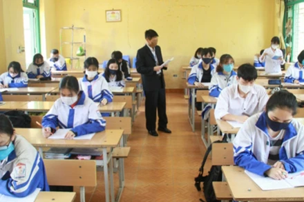 Từ ngày 24- 6, học sinh lớp 12 trên địa bàn tỉnh Thái Nguyên trở lại trường ôn thi tốt nghiệp trung học phổ thông.