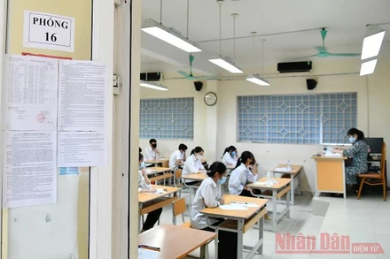 Năm nay, toàn thành phố có gần 4.000 phòng thi tại 184 điểm thi; 14.500 cán bộ, giáo viên huy động làm nhiệm vụ tại kỳ thi.