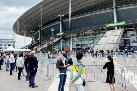 Sân vận động Quốc gia Pháp (Stade de France) trở thành trung tâm tiêm chủng lớn nhất nước Pháp.