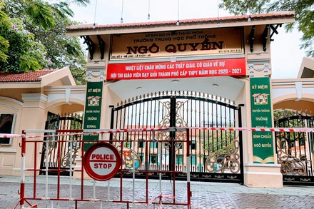 Từ chiều 28/6, học sinh lớp 12 tại Hải Phòng thực hiện ôn thi trực tuyến.