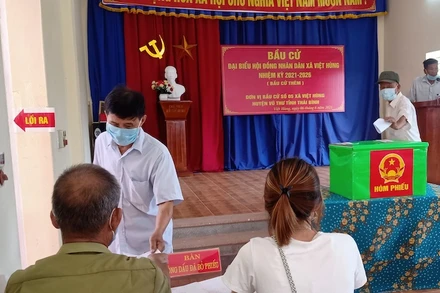 Bầu cử thêm đại biểu HĐND xã tại đơn bị bầu cử số 5, thôn Mỹ Lộc 3, xã Việt Hùng, huyện Vũ Thư (tỉnh Thái Bình) ngày 6-6