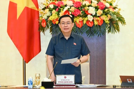 Chủ tịch Quốc hội Vương Đình Huệ phát biểu khai mạc phiên họp.