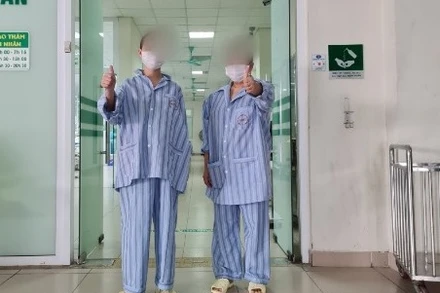 Hai bệnh nhân đã được các y, bác sĩ nỗ lực cứu chữa, thoát khỏi tình trạng nguy kịch. 