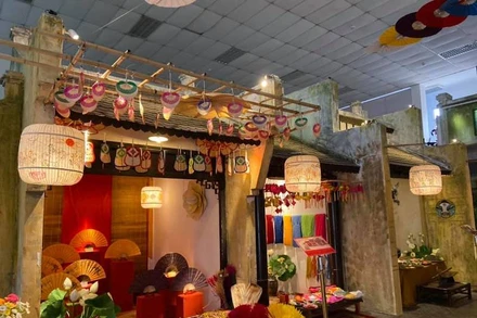 Di tích Hoàng thành Thăng Long tổ chức trưng bày online trong thời gian chưa đón khách.