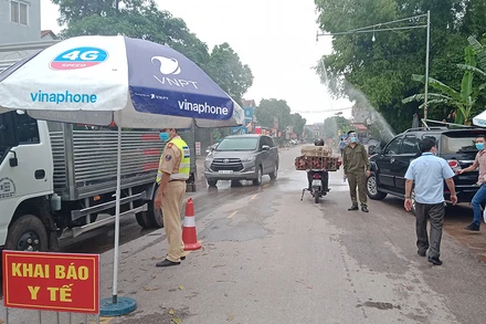 Phòng, chống dịch Covid-19, Thái Nguyên duy trì các chốt kiểm dịch, phun khử khuẩn tại các cửa ngõ vào tỉnh.