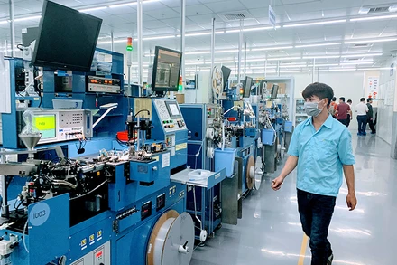 Các doanh nghiệp trong khu công nghiệp ở Hải Phòng vẫn duy trì hoạt động sản xuất liên tục trong thời kỳ phòng, chống dịch bệnh (Ảnh: NGÔ QUANG DŨNG) 