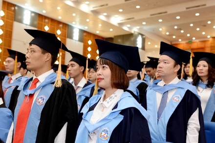 Tại lễ trao bằng Tiến sĩ của Trường đại học Kinh tế quốc dân (Ảnh minh hoạ) 