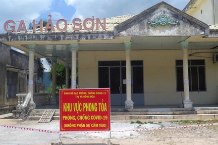 Ga Hảo Sơn, xã Hòa Xuân Nam, thị xã Đông Hòa phong tỏa, tạm dừng đón tàu bắc-nam để chống dịch.