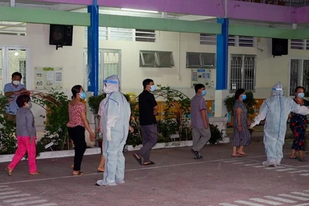 Tiến hành xét nghiệm cho người dân quanh khu vực chợ Sơn Kỳ, Tân Phú.