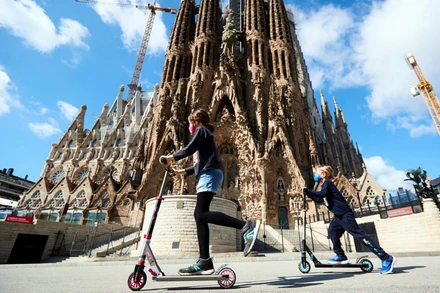 Tây Ban Nha kỳ vọng lấy lại đà tăng trưởng cho du lịch với việc mở cửa lại đường biên cho tất cả du khách đã tiêm chủng vaccine Covid-19 (Ảnh:Mediterranean Observer)