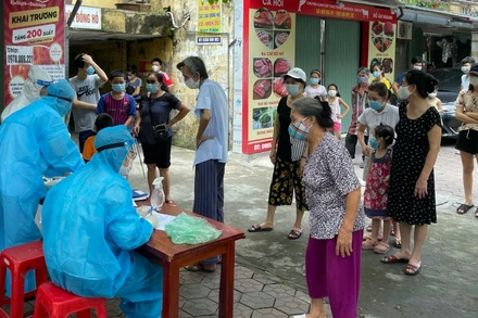 TP Hải Dương lấy mẫu xét nghiệm diện rộng cho toàn thể nhân dân.