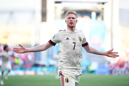 Kevin de Bruyne ghi dấn ấn trong cả hai bàn thắng. (Ảnh: EURO)