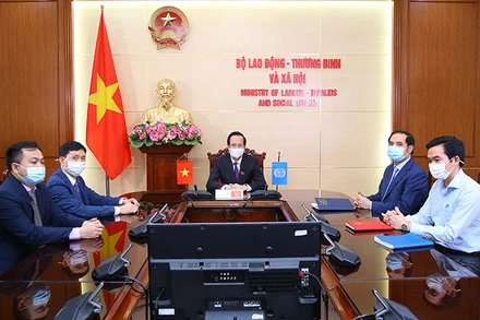 Đoàn đại biểu Việt Nam dự Phiên họp (Ảnh: Molisa).