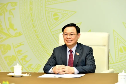 Chủ tịch Quốc hội Vương Đình Huệ điện đàm với Chủ tịch Hội đồng Liên bang Nga Valentina Matvienko.