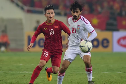 Ở trận lượt đi, Quang Hải cùng các đồng đội giành chiến thắng 1-0 trước UAE trên sân Mỹ Đình hồi năm 2019. (Ảnh: TRẦN HẢI)
