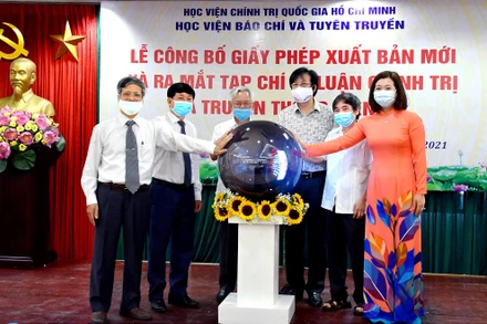Lễ công bố Giấy phép xuất bản mới và ra mắt Tạp chí Lý luận chính trị và Truyền thông điện tử. 